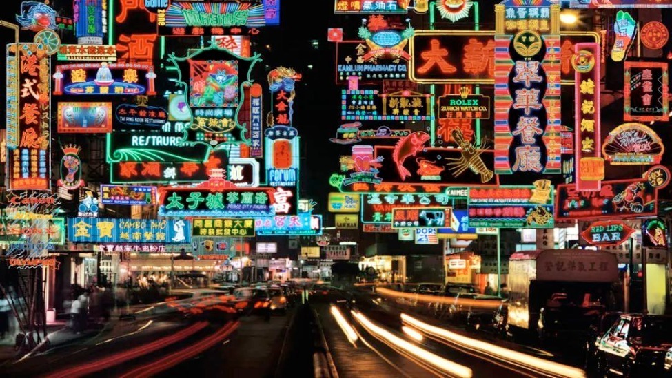 引入城管,霓虹灯牌全拆?香港议员谈内港两地管理的不同_凤凰网