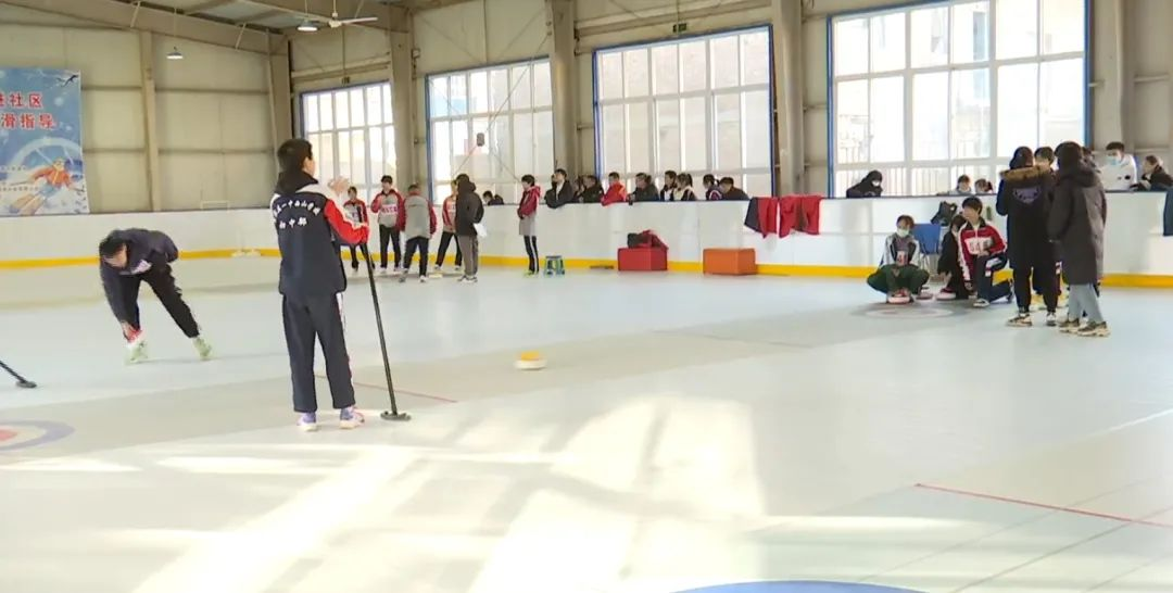 石家庄市鹿泉区第五届冰雪运动会暨校园冰雪运动会开幕