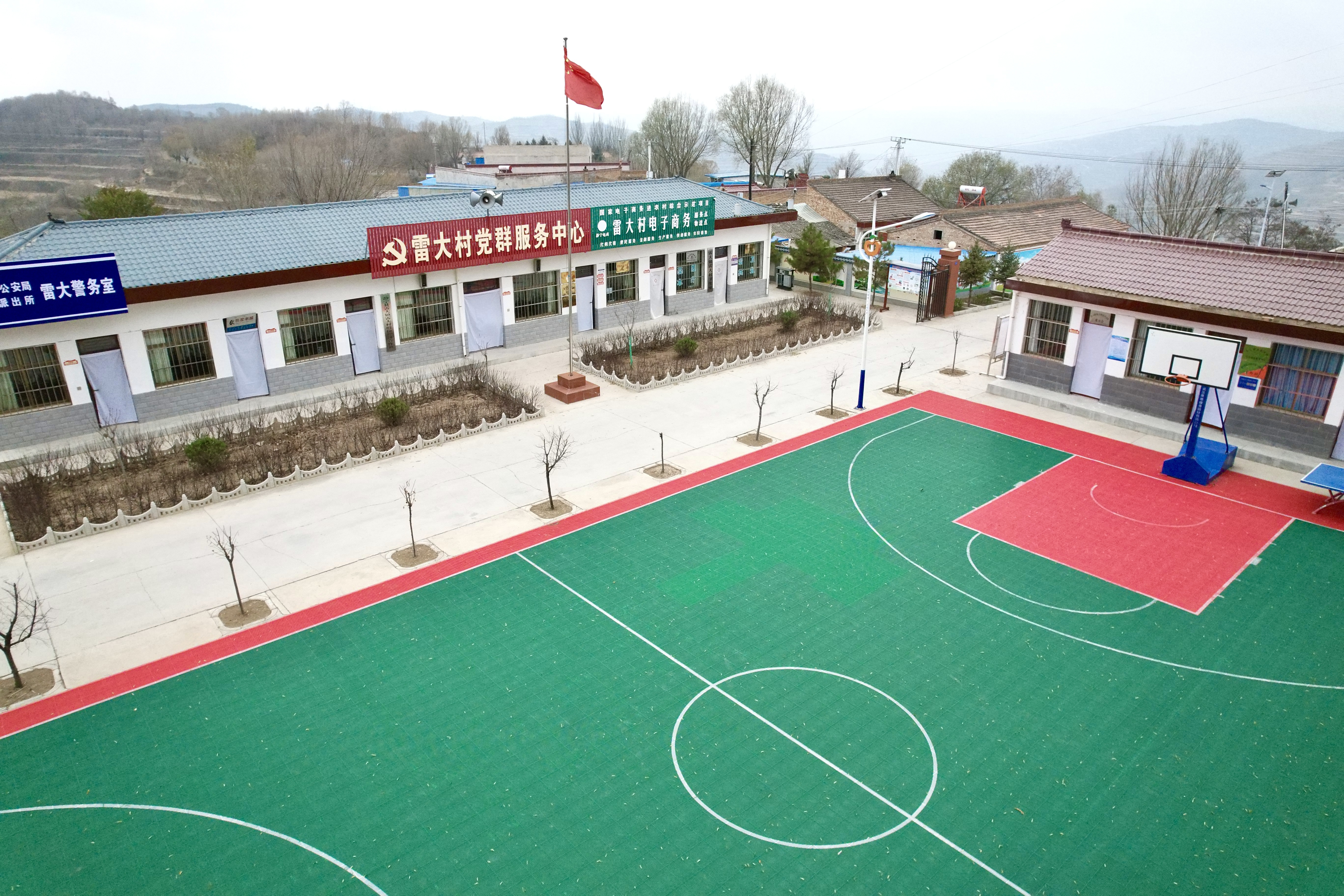 静宁农户借鸡躺赚：下蛋“公”鸡致富路上“战斗机”