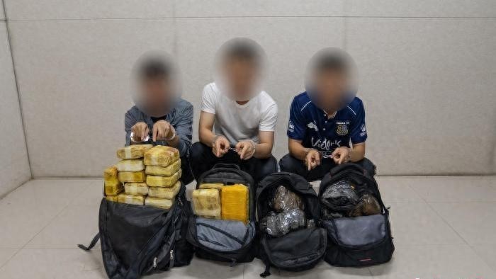 云南警察破获特大运输毒品案缴毒53公斤