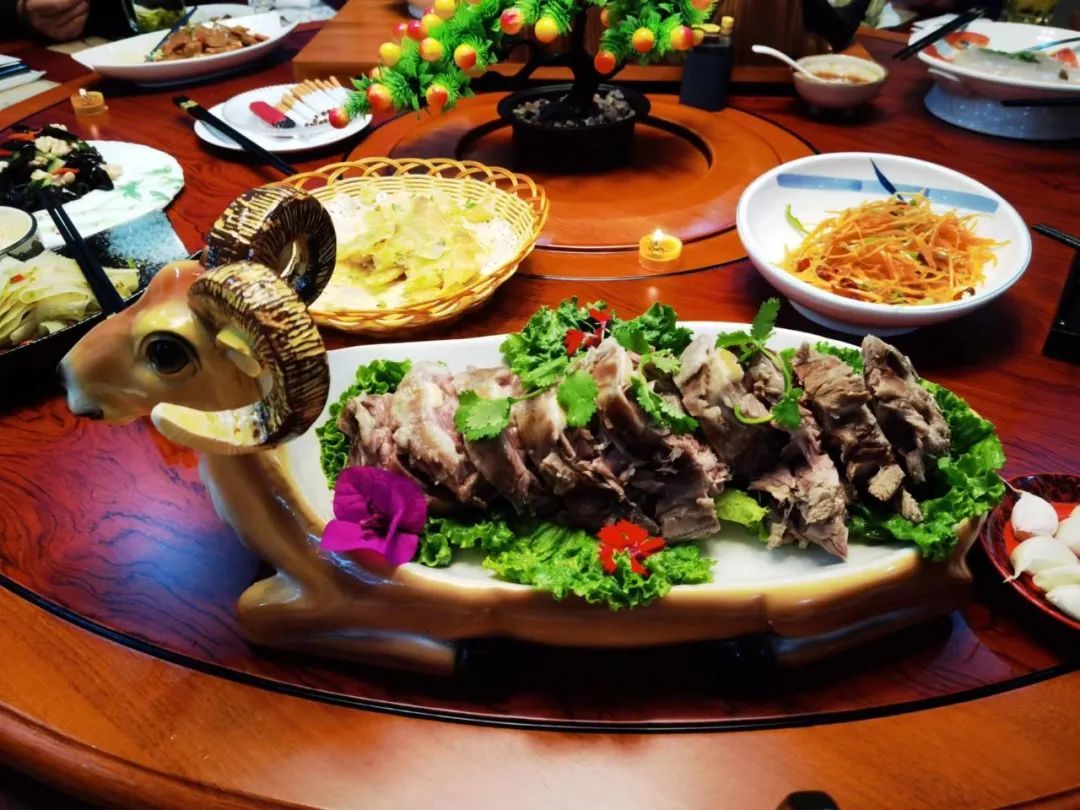 初冬雪雾锁禅林 人间仙境贵清山