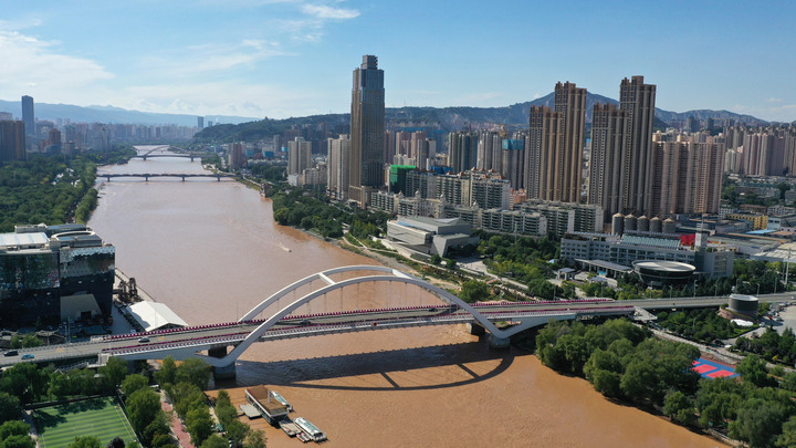 兰州黄河两岸城市风光(2022年9月5日摄) 新华每日电讯记者 陈斌 摄