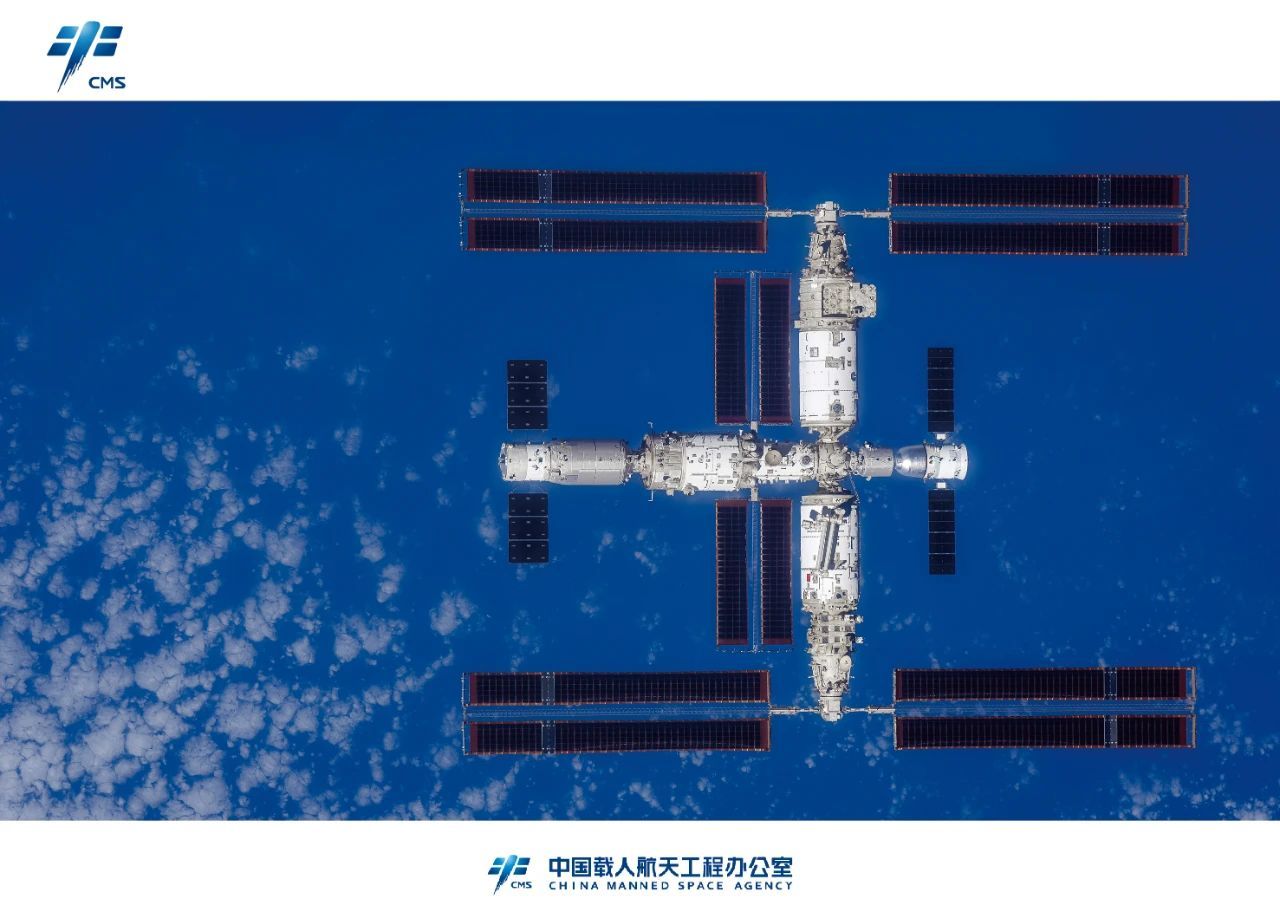 神舟十六号航天员拍摄空间站组合体全景图像 来源：中国载人航天微信公号