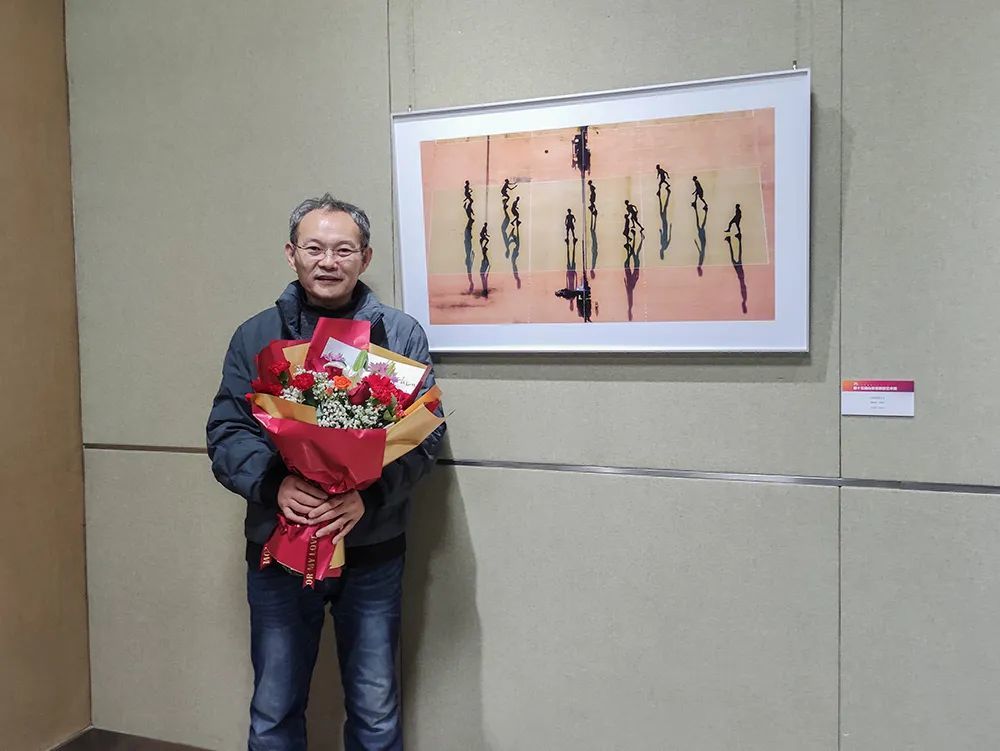 优秀奖 《排球场上》 作者：方建兵