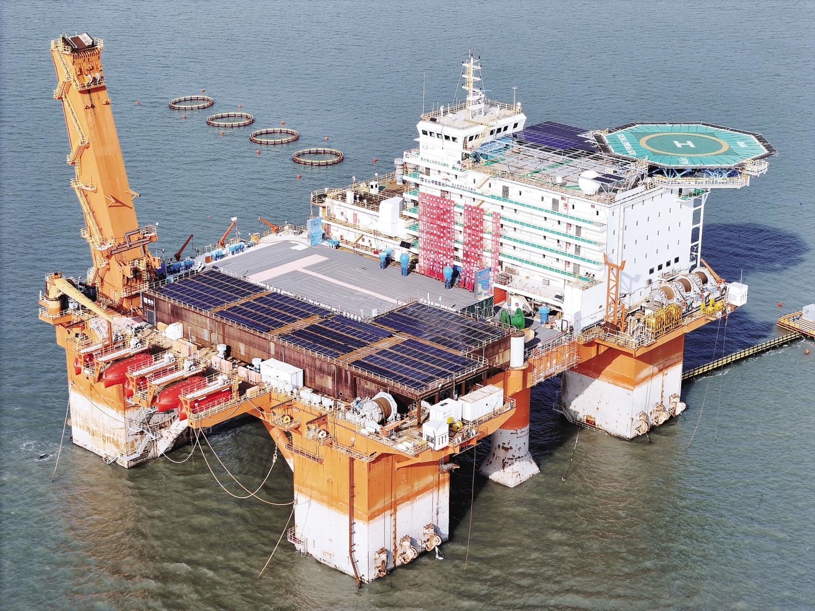 全国首个海上浮式光伏实证基地。YMG全媒体记者 唐克 摄