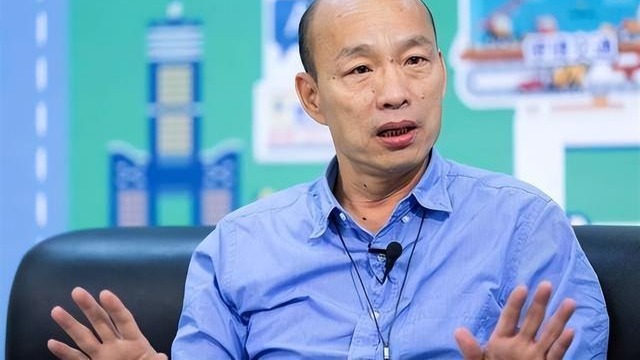 韩国瑜赴新北站台笑称比苏贞昌受欢迎，赞侯友宜额头都发亮