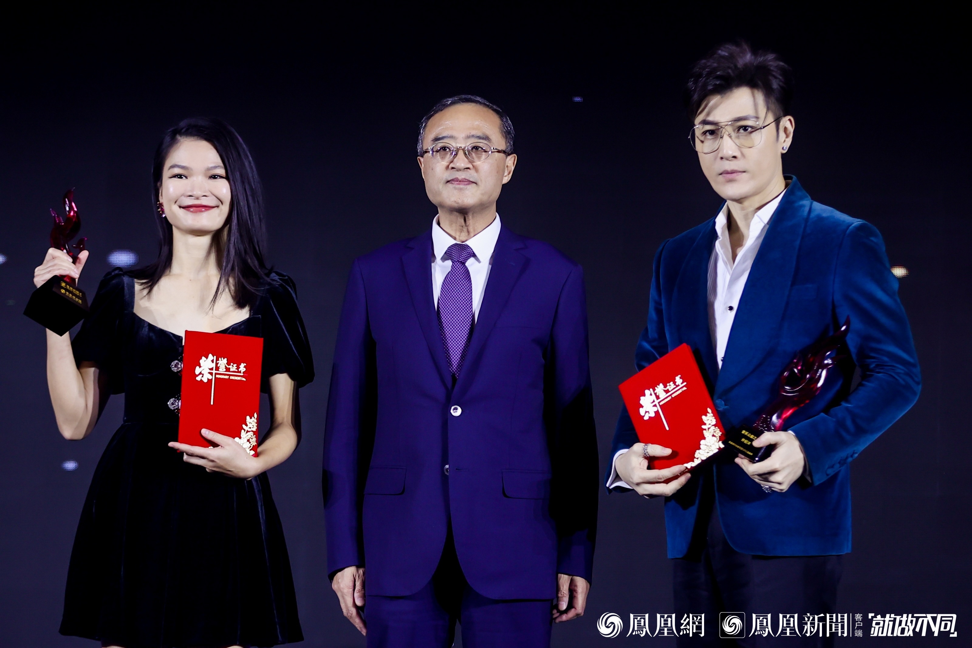 图：演员、歌手许绍洋，创作歌手苏运莹获得音乐公益之星