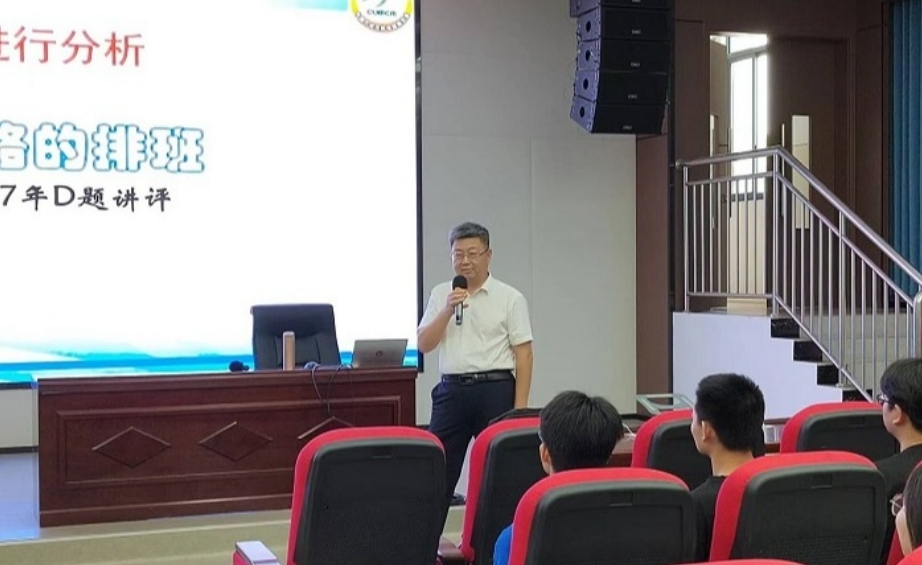 学院党委书记张家菁亲切看望备赛师生