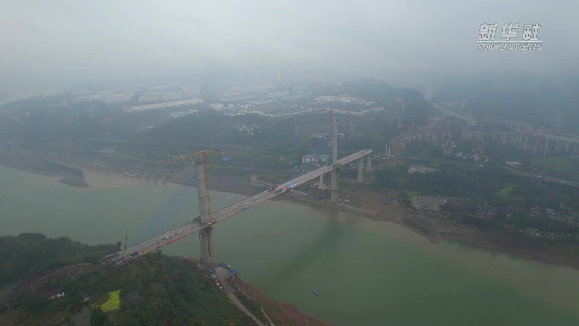 渝武高速公路复线草街嘉陵江特大桥主体工程完工