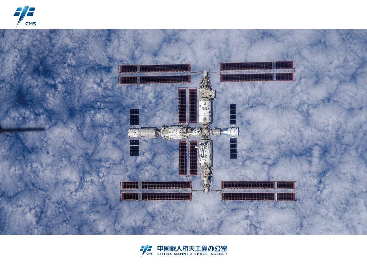 神舟十六号航天员拍摄空间站组合体全景图像 来源：中国载人航天微信公号