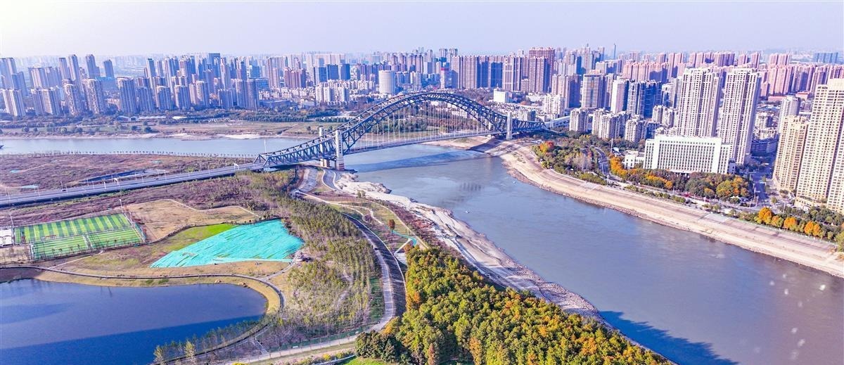 初冬的武汉汉江湾色彩斑斓凤凰网湖北_凤凰网