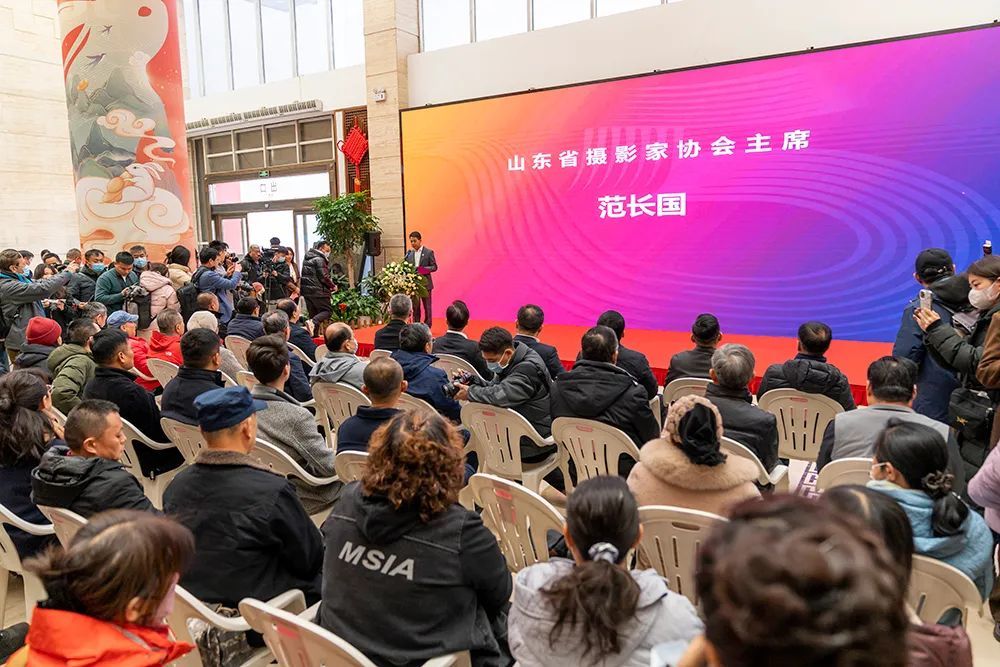 济宁市摄影家协会组织会员赴第十五届山东省摄影艺术展参观学习