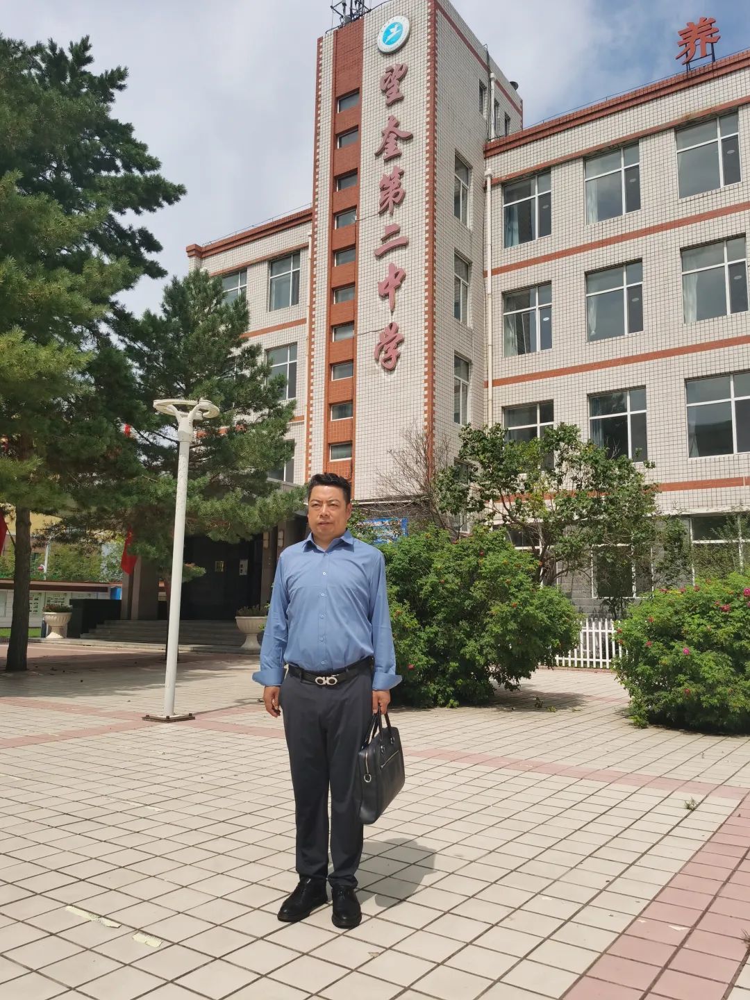 书法家王彦涛为母校黑龙江望奎二中题写校名校训校歌凤凰网陕西_凤凰