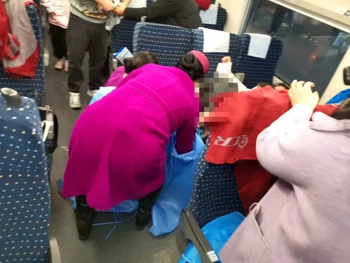 高铁上一孕妇突然临盆 浙江医务工作人员出手了凤凰网浙江_凤凰网