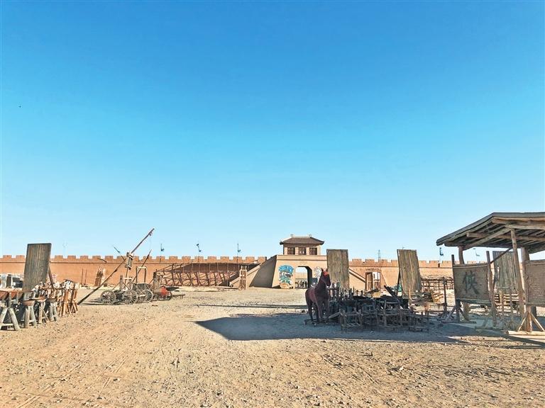 敦煌古城　贾鑫