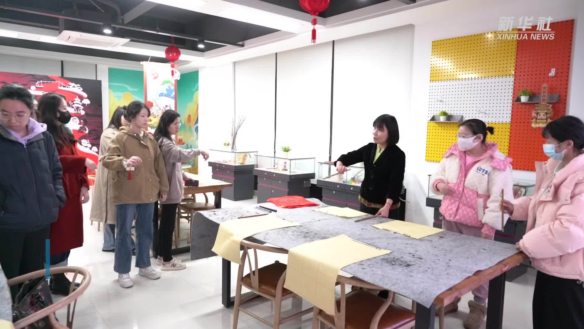玩转夜校:武汉青年人这样打开“夜生活”_凤凰网视频_凤凰网