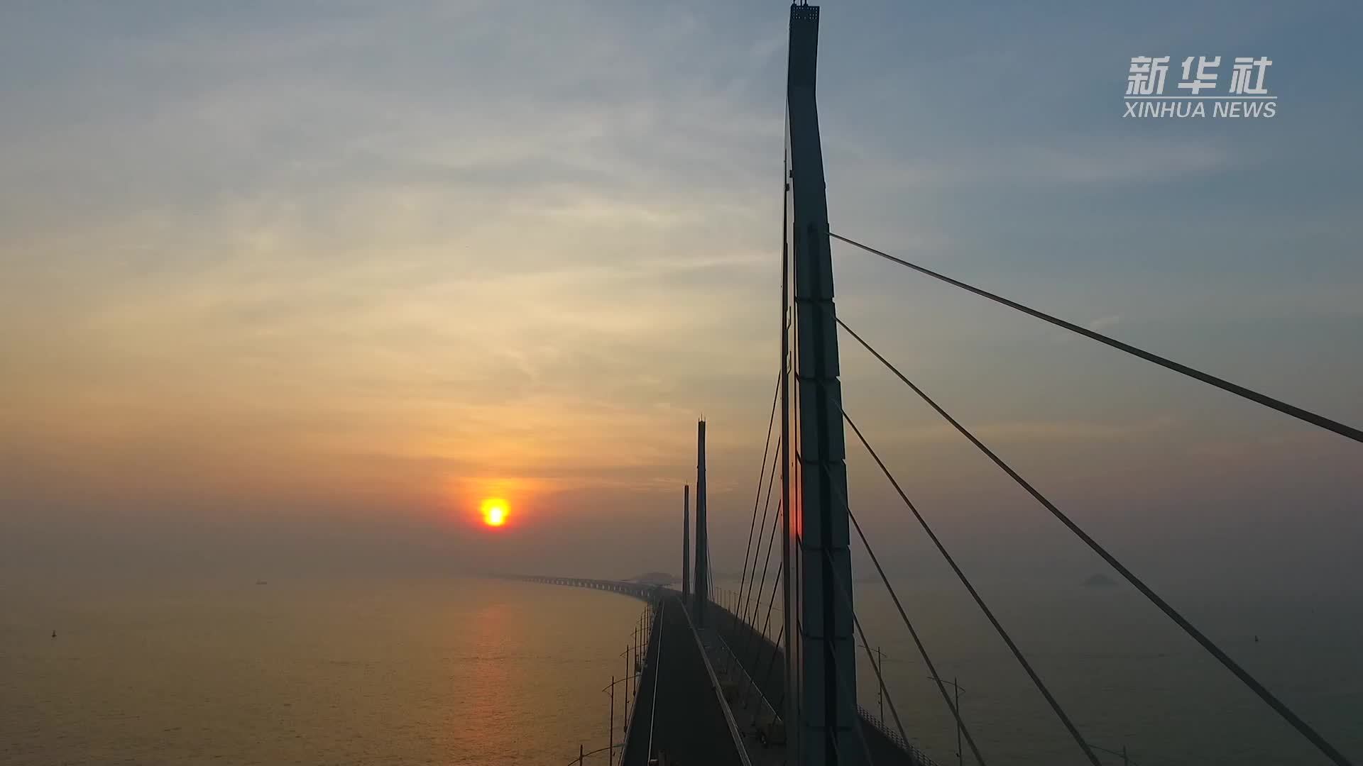 港珠澳大桥旅游15日开通试运营