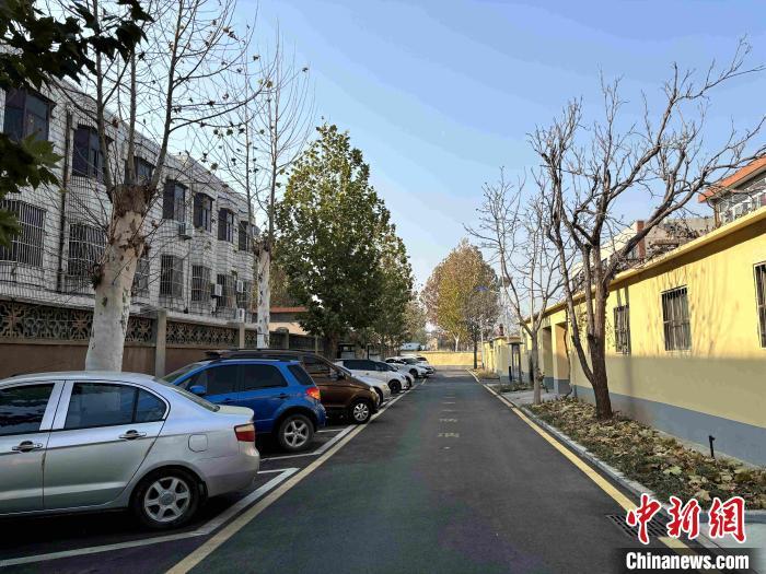 济南市平阴县榆山街道自2022年以来，累计改造城镇老旧小区101个，建筑面积92万平方米，让 9786户居民生活有了根本性改变。平阴县委宣传部供图