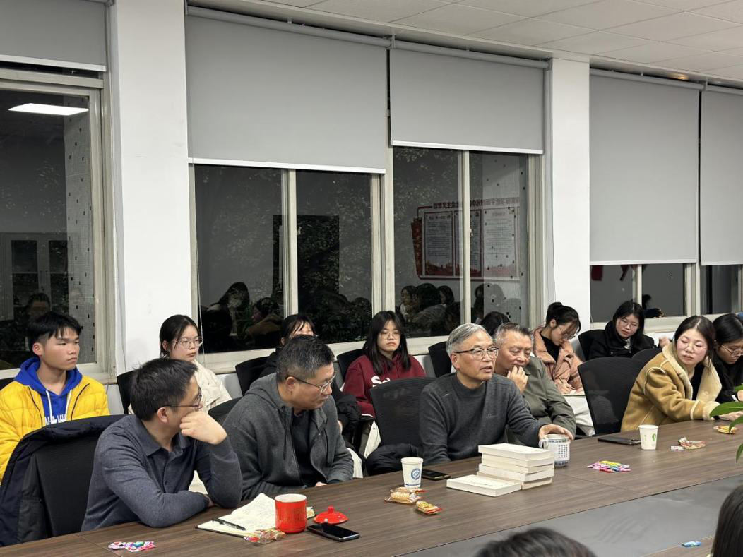 耐心答疑,细谈治学之道