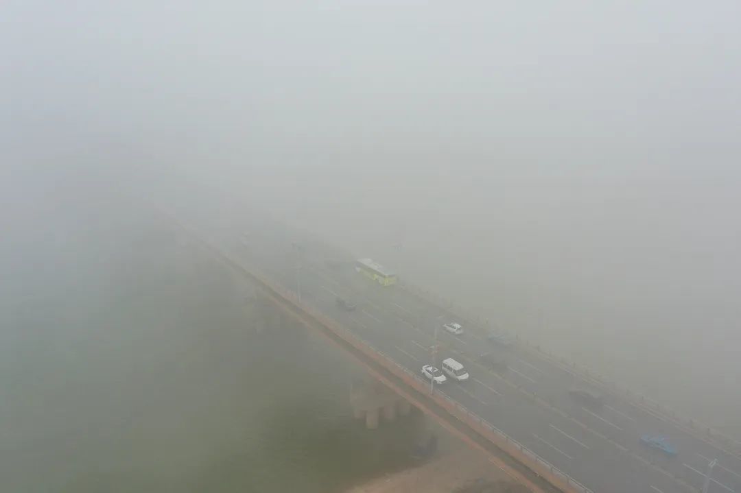 南昌:大雾迷城(图)