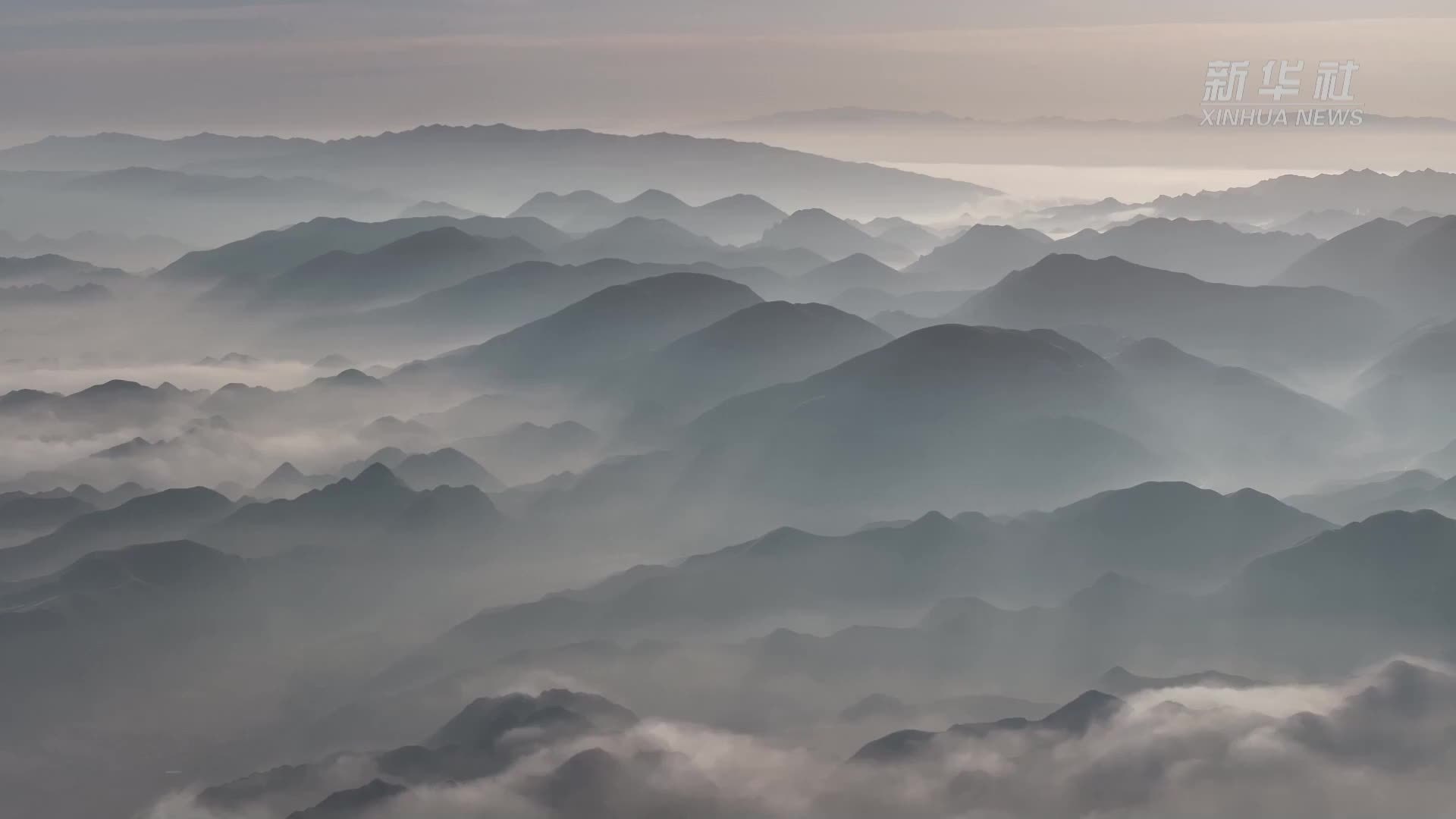 新疆天山:苍茫云海间_凤凰网视频_凤凰网