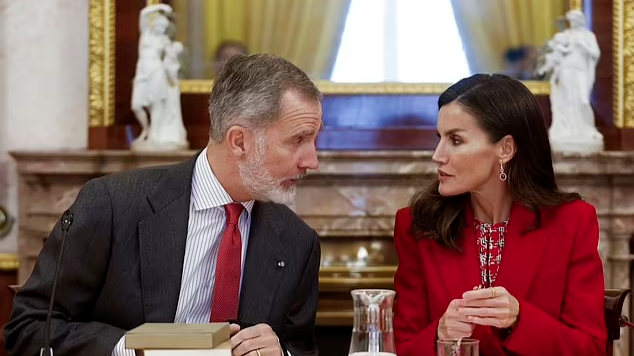 巨瓜！西班牙最美王后婚内出轨前妹夫？当着国王面厮混多年，怀孕时都不消停？