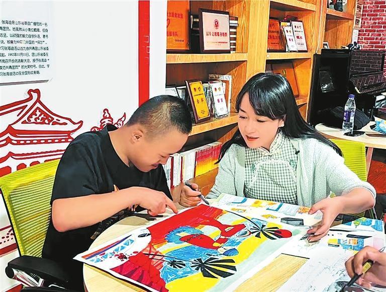 马晓菲在志愿服务中