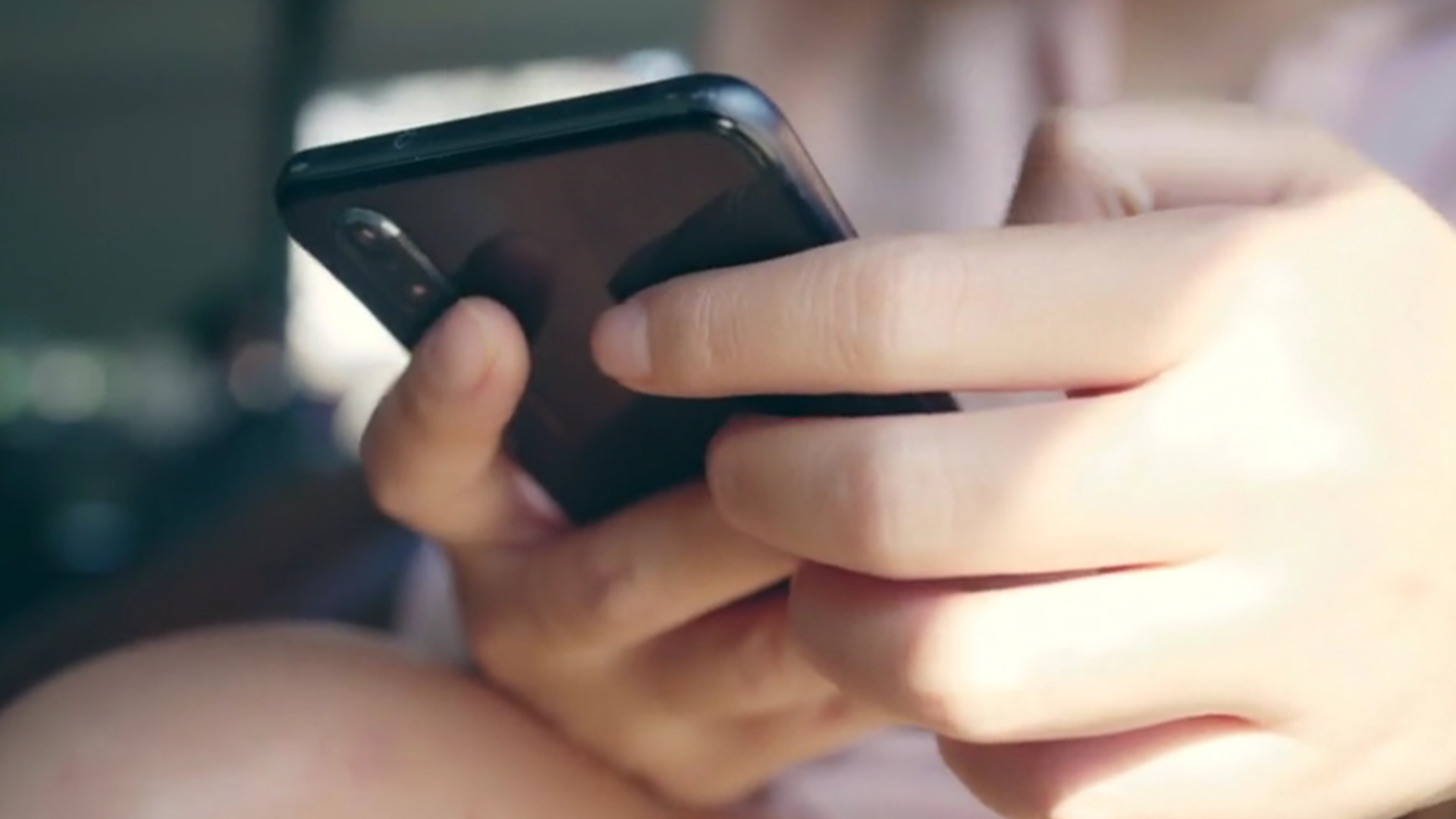 男子被拖欠工资，冒充女性与老板网恋4年骗1万元：判有期徒刑九个月，缓刑一年