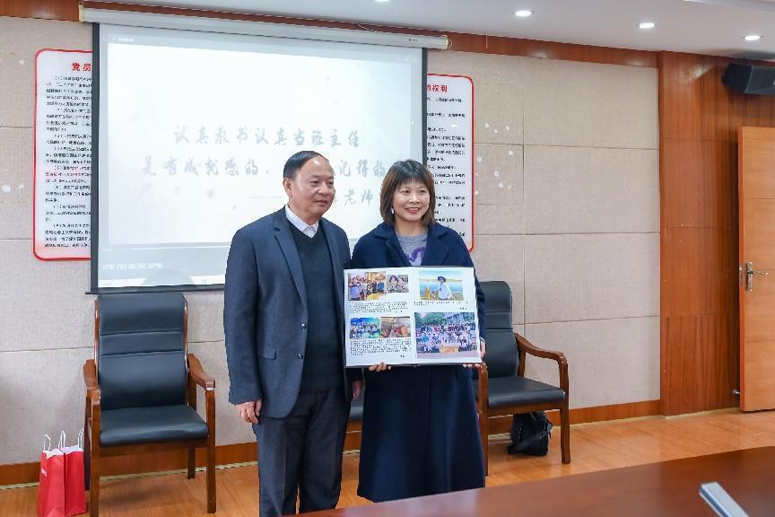 重温校园事 共忆恩师情