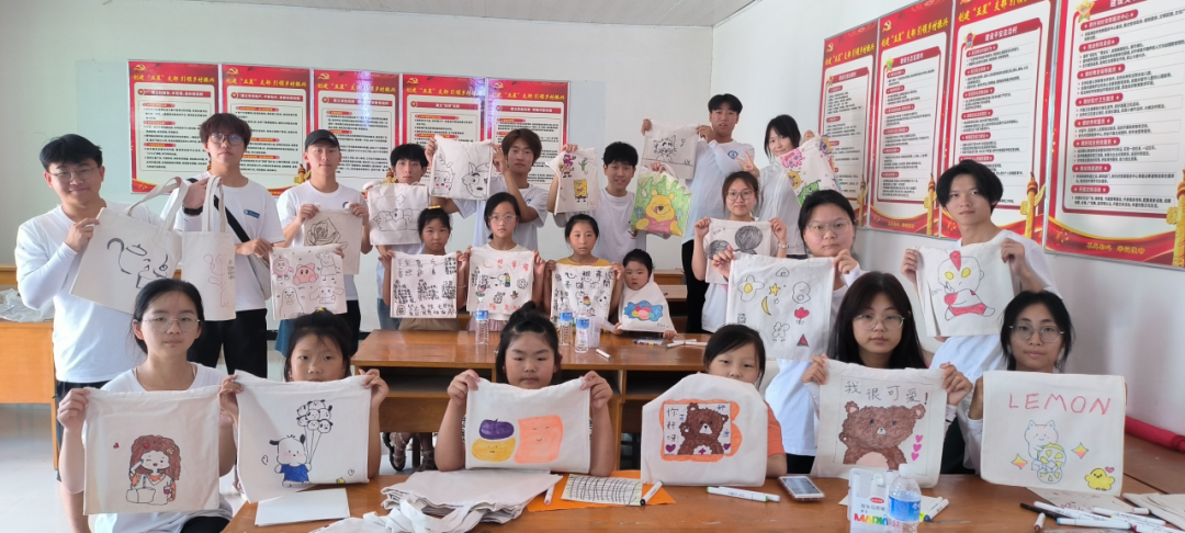 “手绘帆布袋 环保‘袋’回家”社区活动科普活动