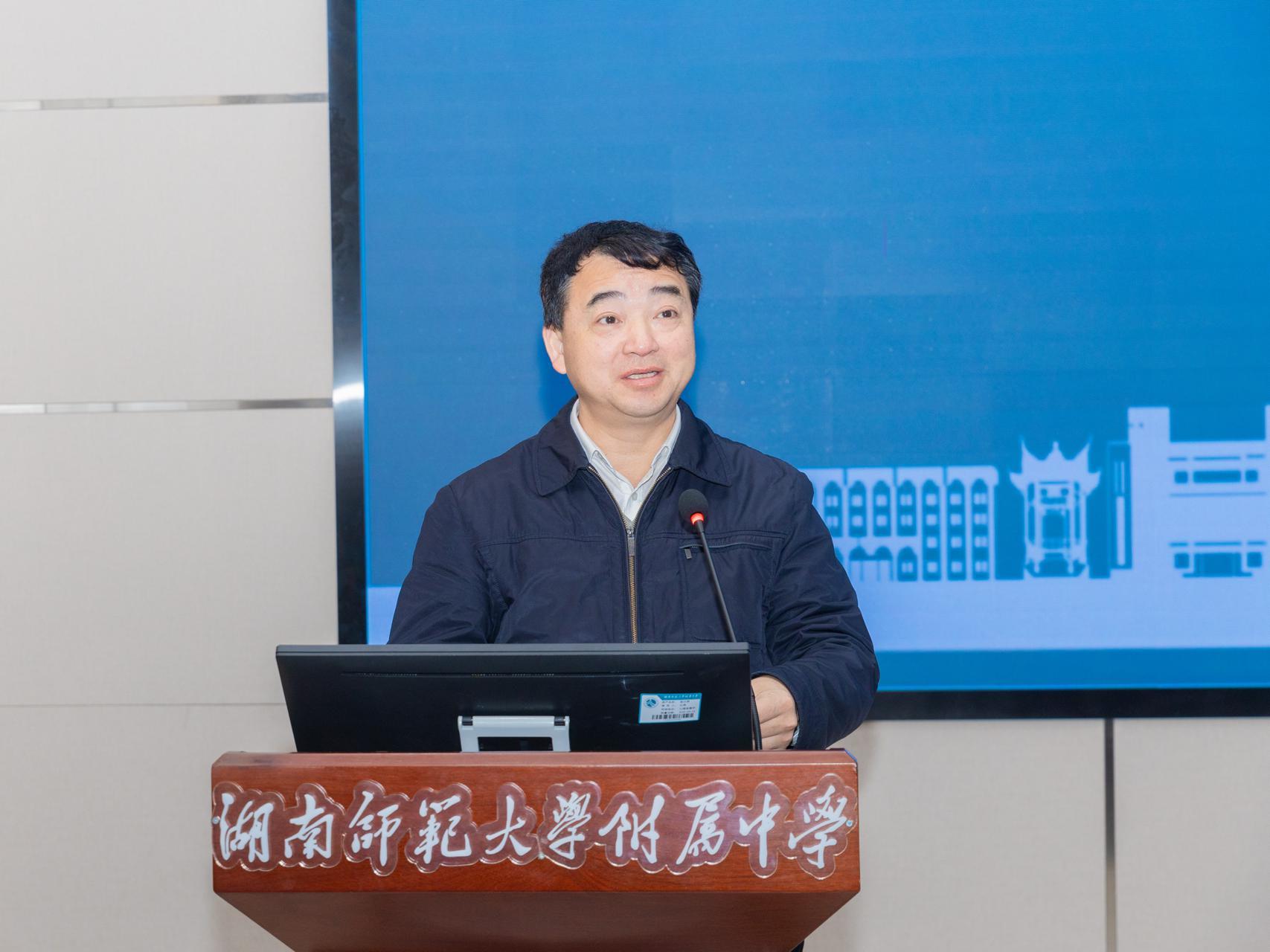 △湖南省委教育工委副书记、省教育厅党组成员、湖南省教育厅关工委主任、一级巡视员王建华。