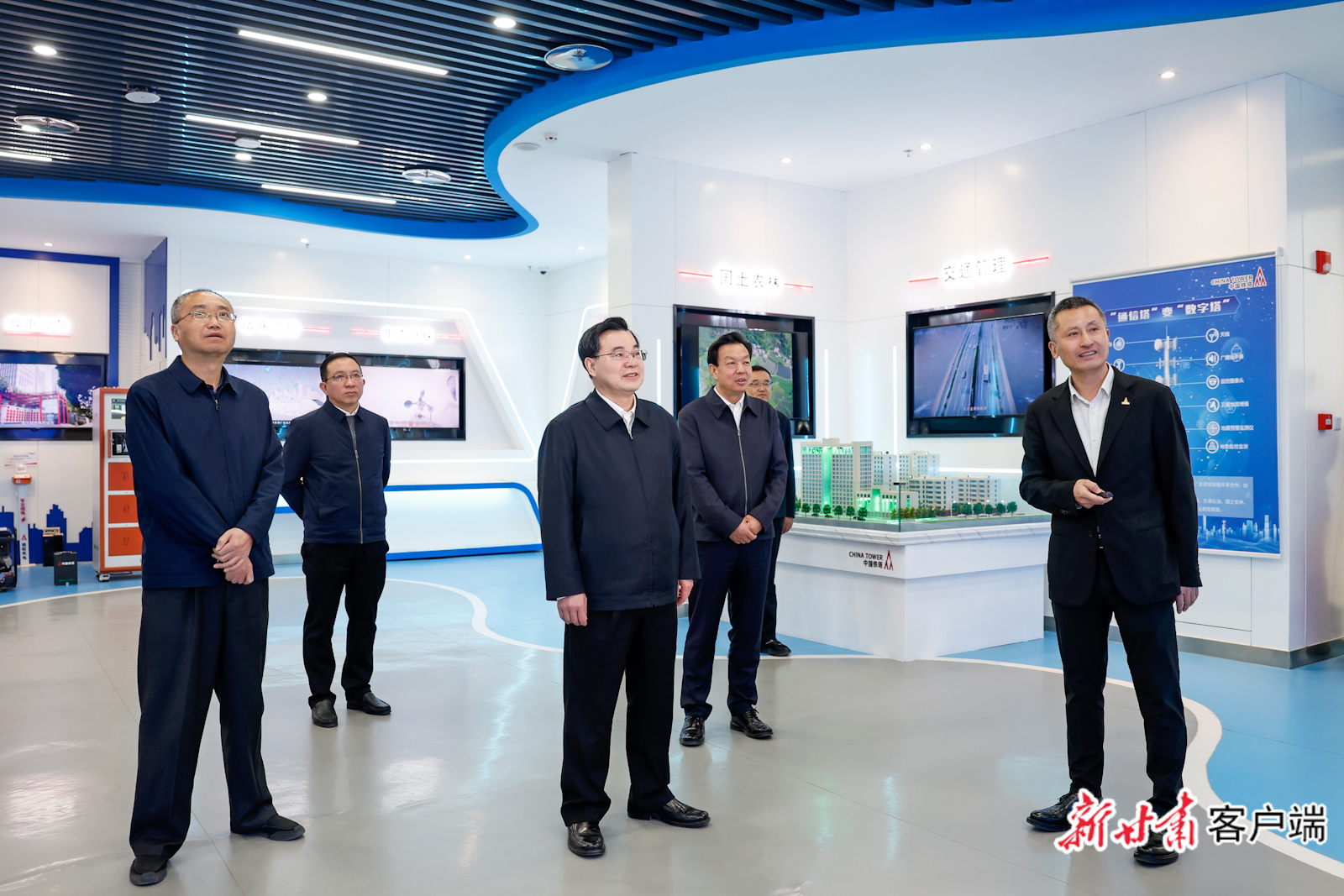 12月3日，省委书记、省人大常委会主任胡昌升在中国铁塔甘肃省分公司和省有色金属地质勘查局、省煤田地质局、省地质矿产勘查开发局调研。新甘肃&middot;甘肃日报记者　孟捷