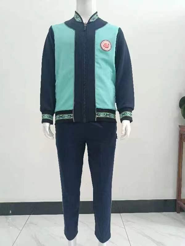 △学生校服增加了民族元素。