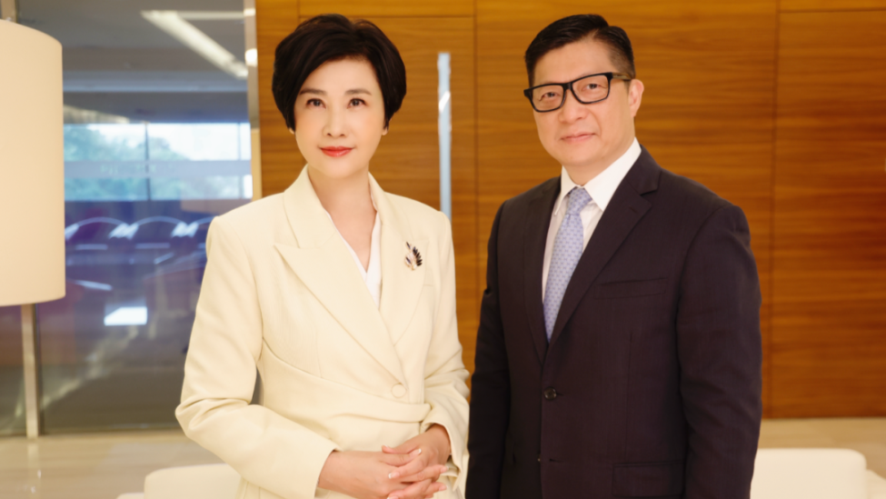 问答神州|邓炳强：香港警队在内地招退休军人来当警察？假的！_凤凰网