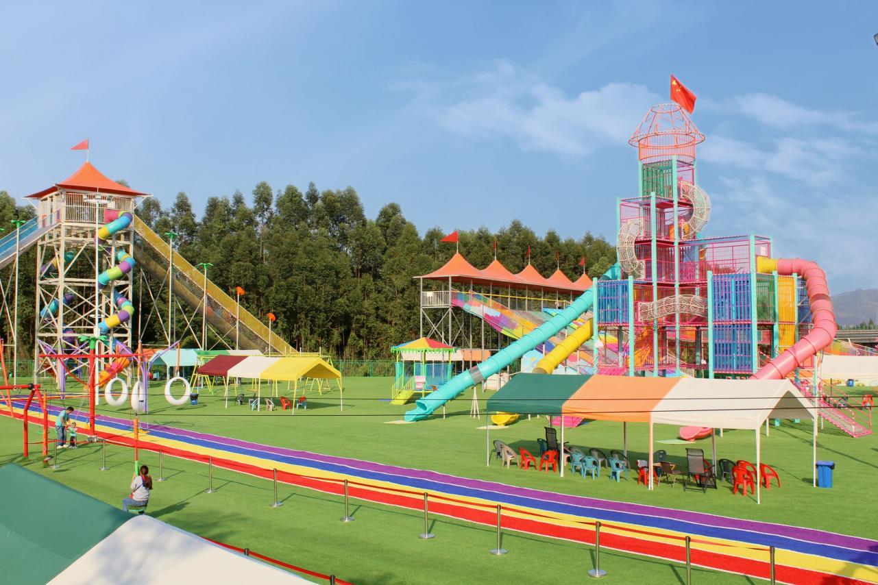 近期，乐平镇童话星空亲子乐园开业，成为群众“遛娃”好去处。