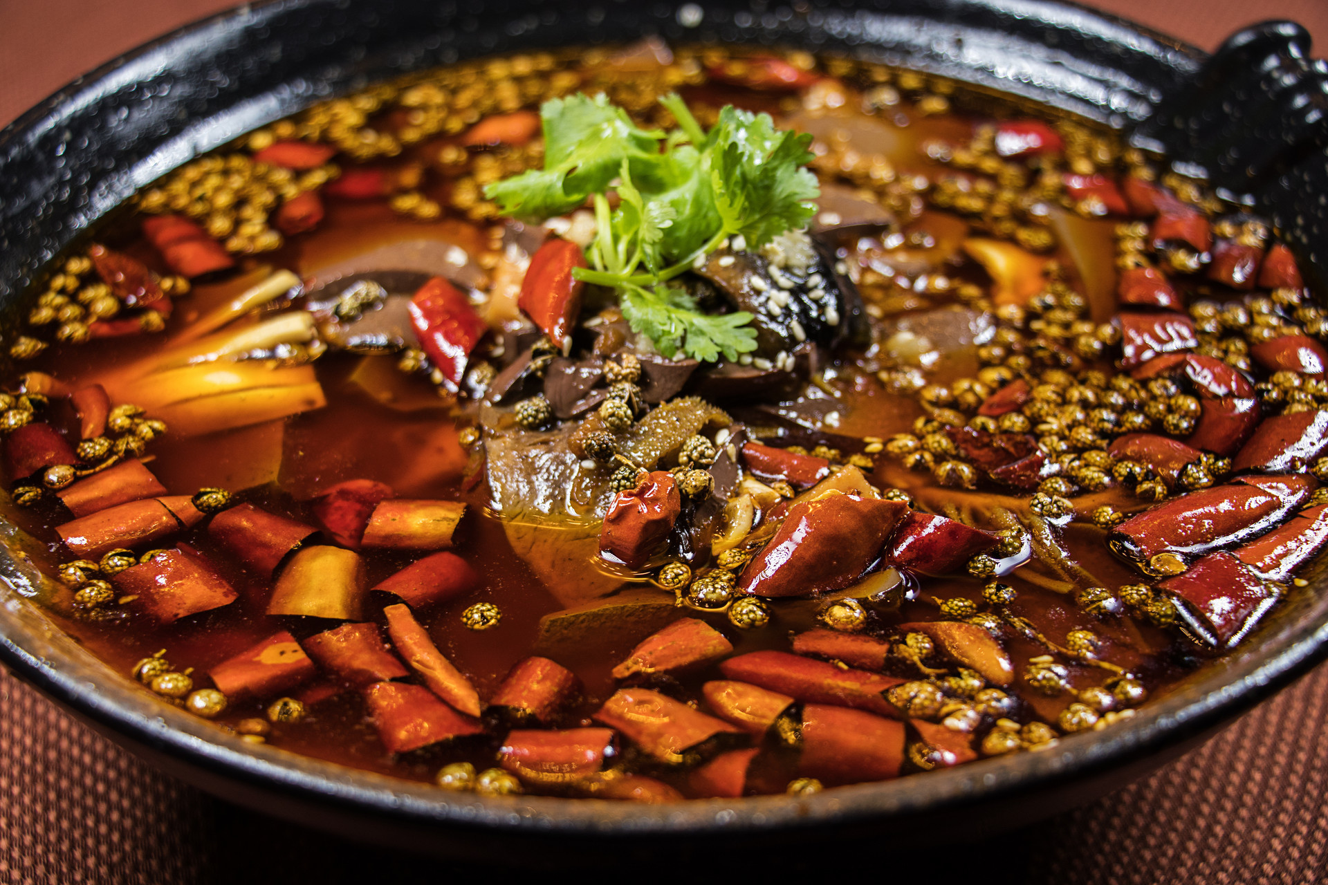 走进青岛辽源路美食一条街 来一场冬日舌尖之旅