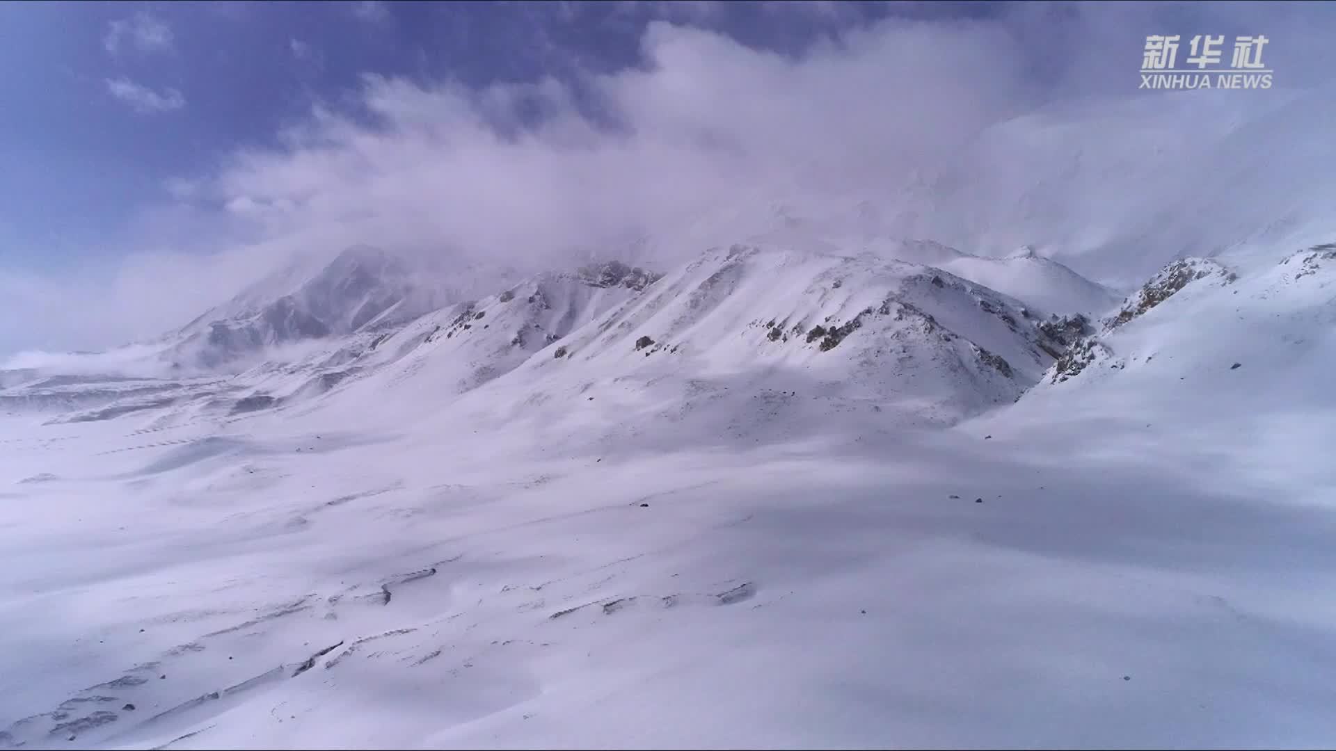 飞“阅”阿尼玛卿雪山