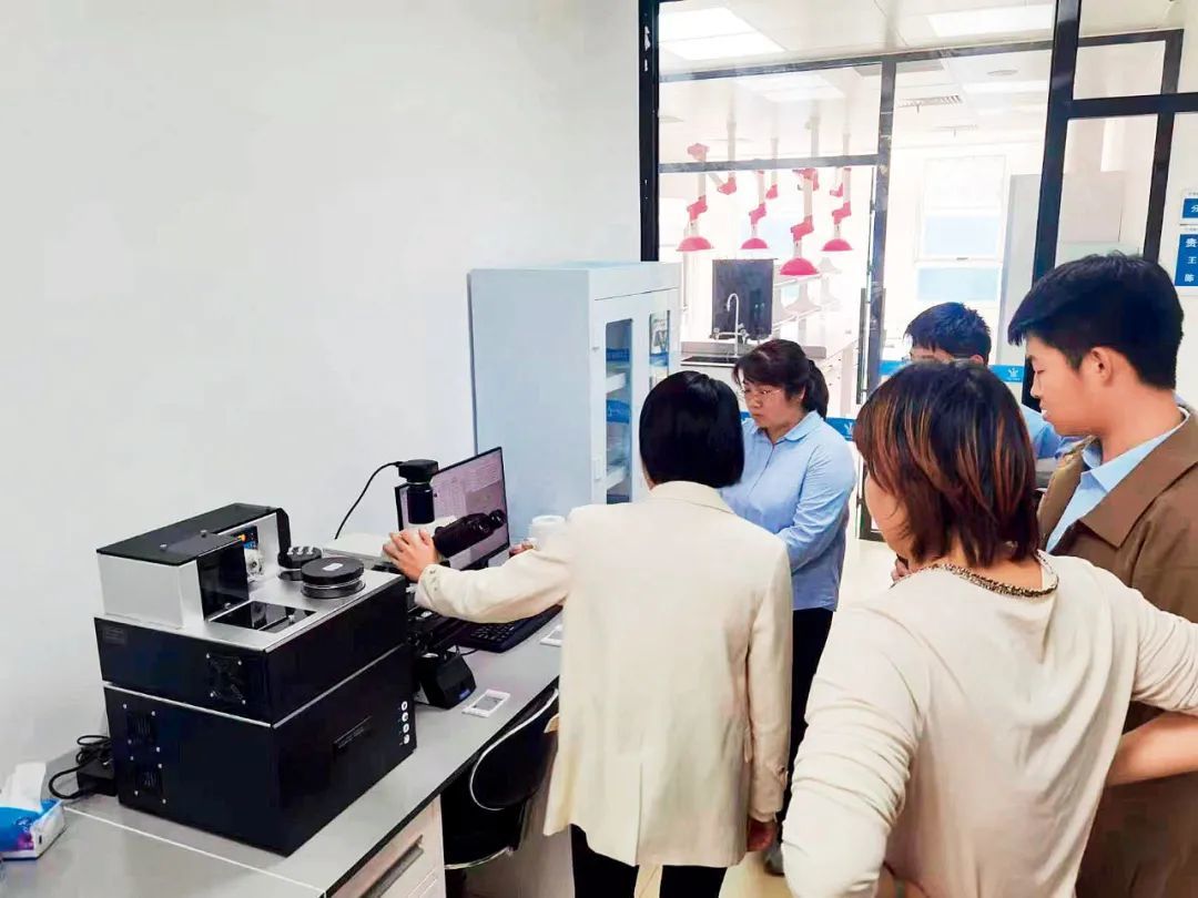 长江局监测科研中心成立水生态AI研发团队。摄影/长江局监测科研中心 彭玉