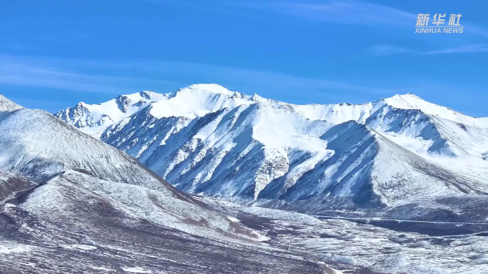 青海门源：冬日岗什卡雪峰景色壮美