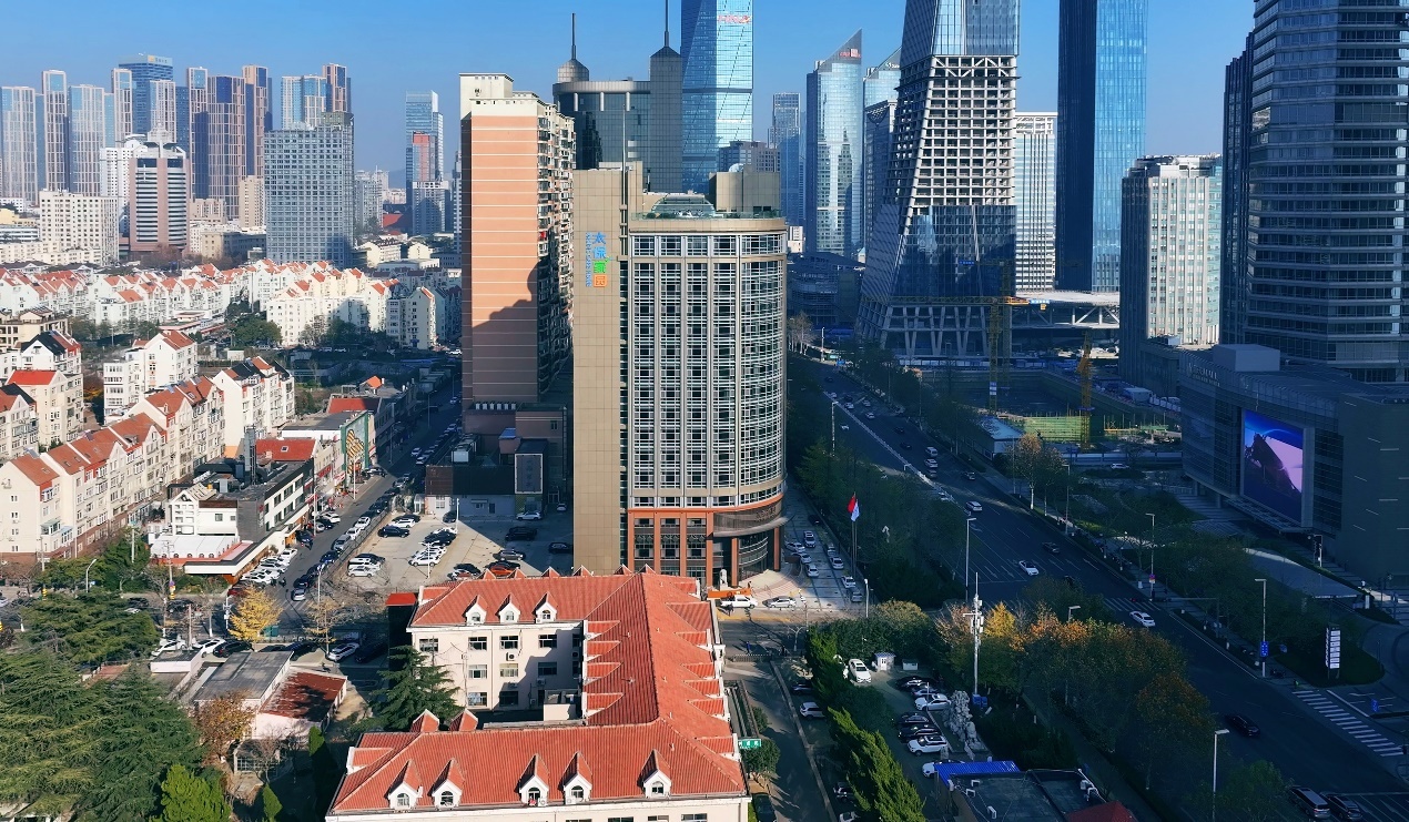 足不出户远眺红瓦绿树、碧海蓝天的太保家园青岛社区