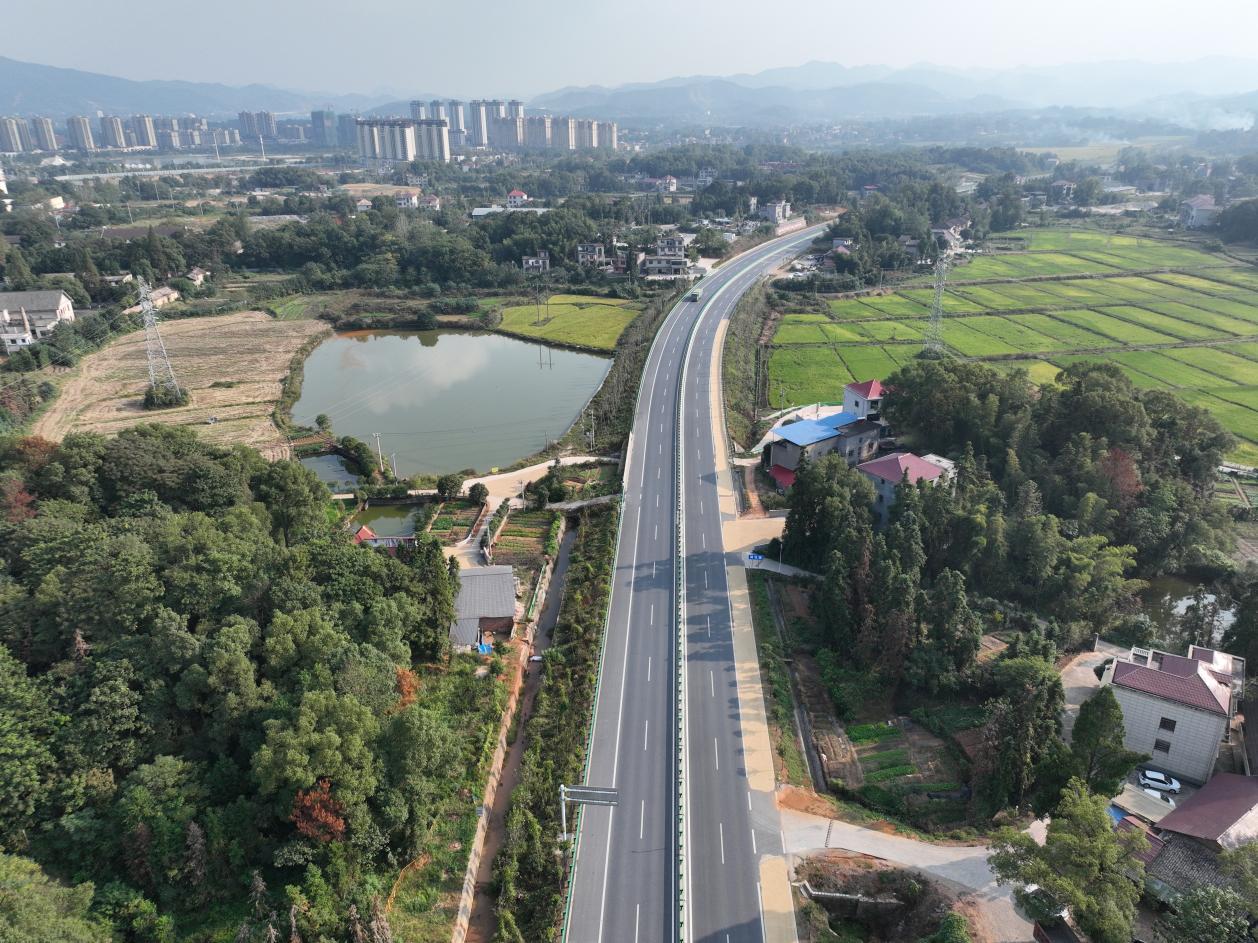 萬載公路為文旅繁榮築路為經濟騰飛鋪道