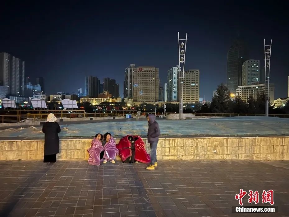 图片来自@央视网