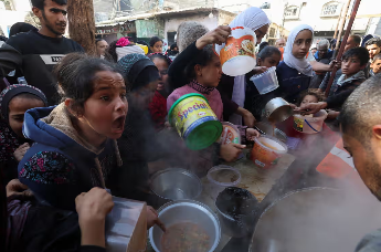 加沙地带面临饥荒风险 约220万人处于严重粮食不安全状态 好几天没有食物已成常态