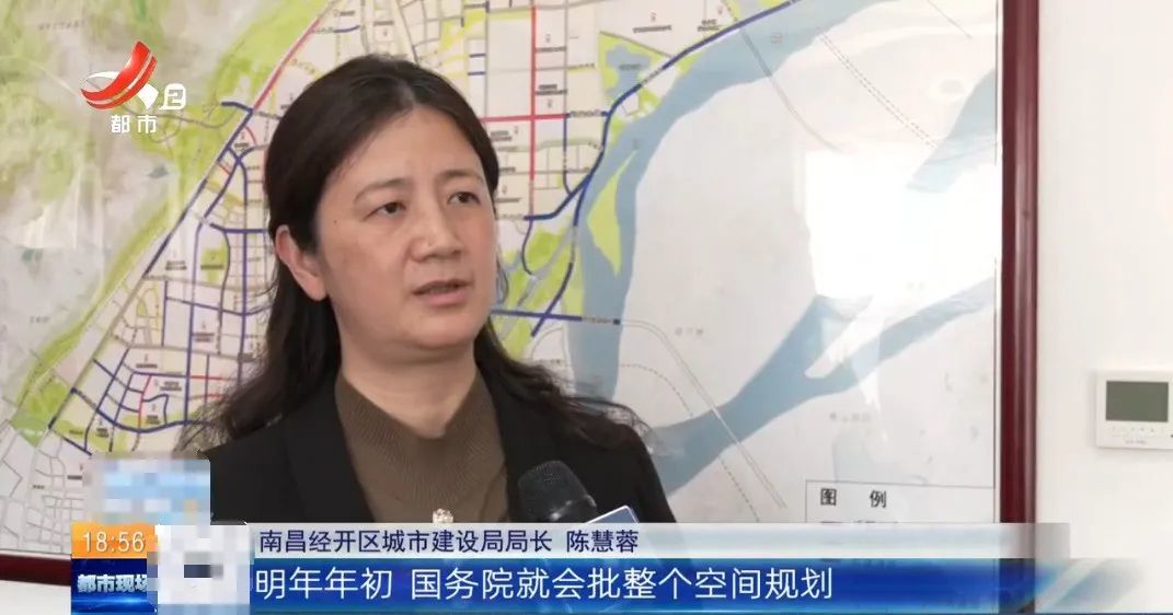 龙南全味鲜食品有限公司排放污水污染河流 河面满是白色泡沫