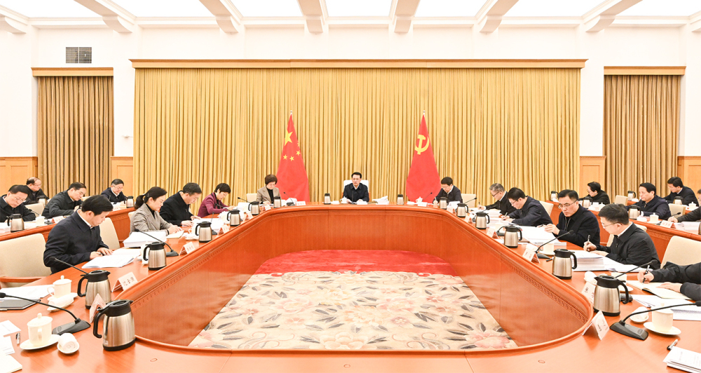 ▲12月20日上午，重庆市委常委会举行扩大会议，市委书记袁家军主持并讲话。苏思 摄