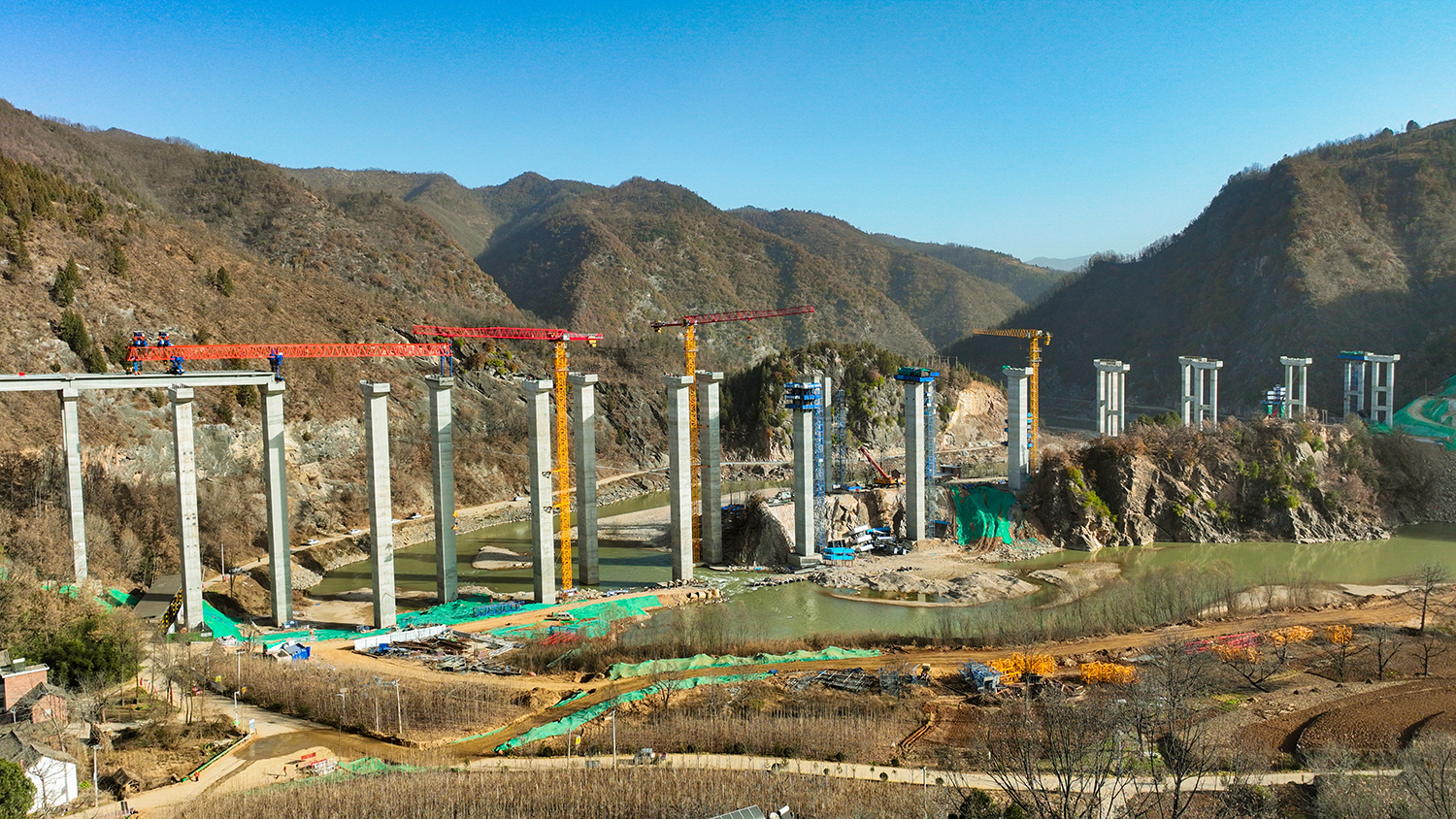 栾卢豫陕3标项目工程形象图-丰太洛河大桥