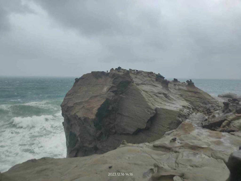 台湾衰名景面象鼻岩“象鼻”断裂。 新南市瑞芳区脸书图片