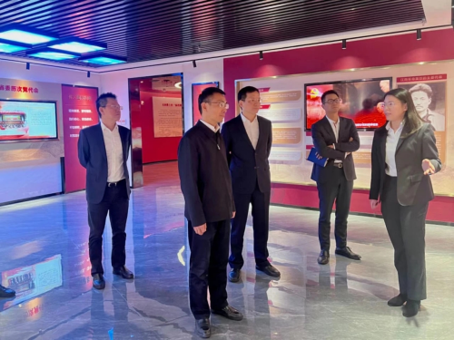 中国人民银行江西省分行副行长杜正琦一行在兴业银行南昌分行调研