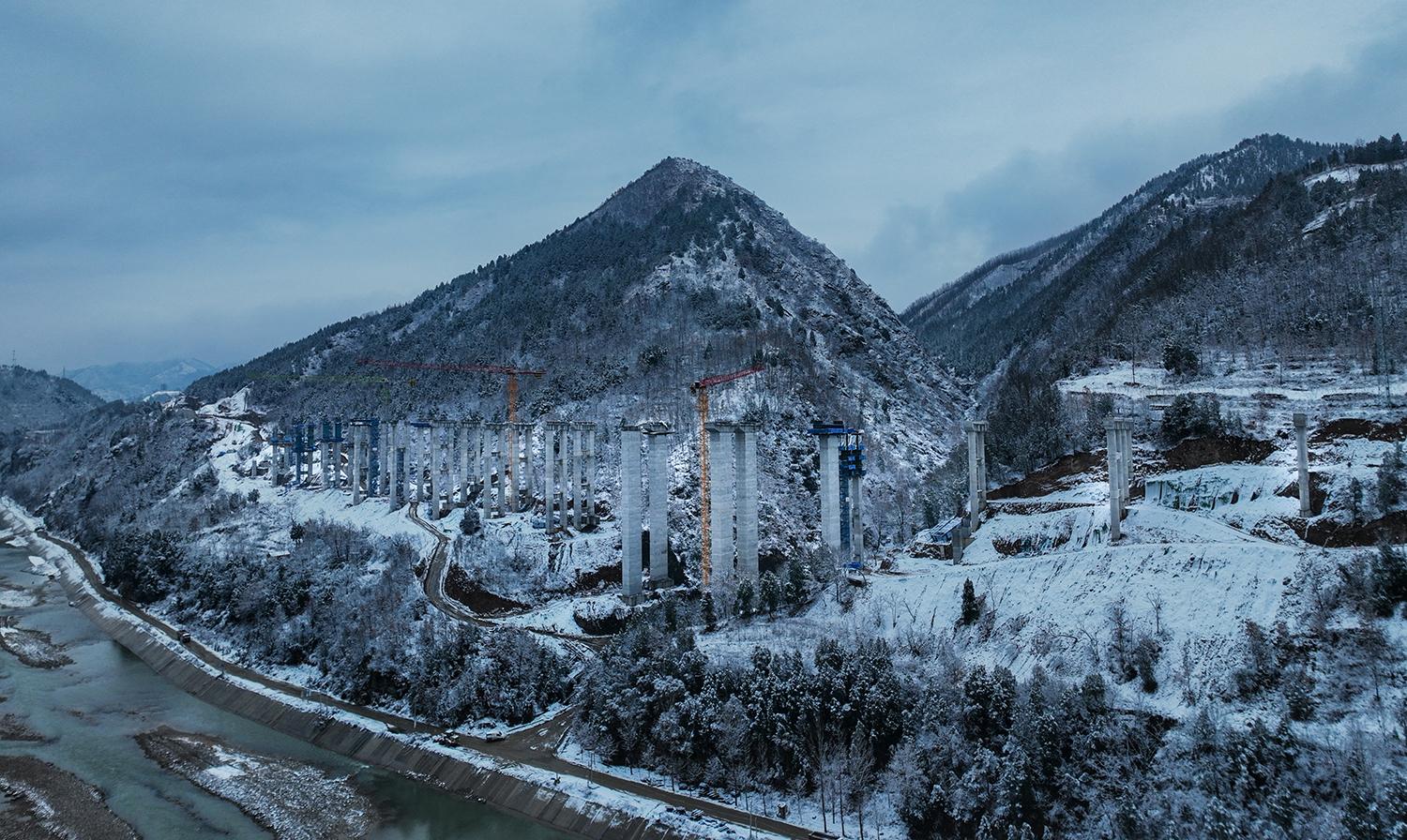 栾卢豫陕3标项目工程形象图