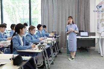 蓝润天使外国语实验学校：为世界更美好培育领导力量